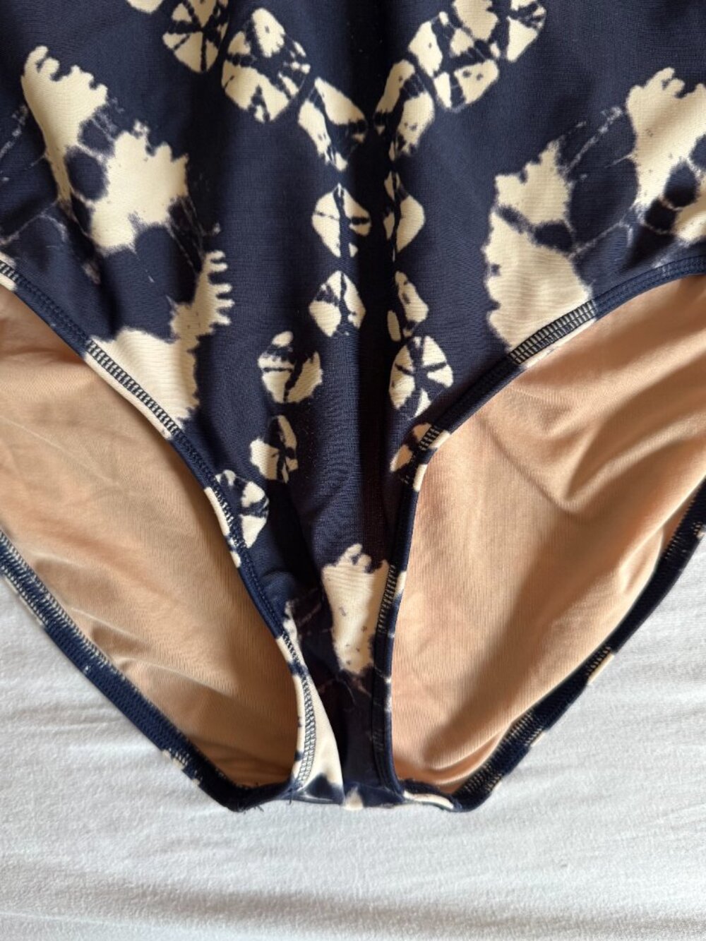 L Crewcuts Navy Patterned Rashguard - Picture 2 of 5